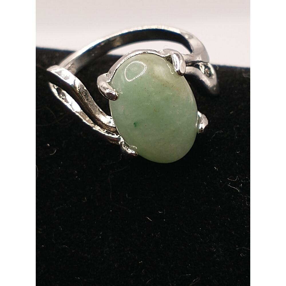 Silver Plated Genuine Jade Cabochon Size 6.75 Ring Pretty Green